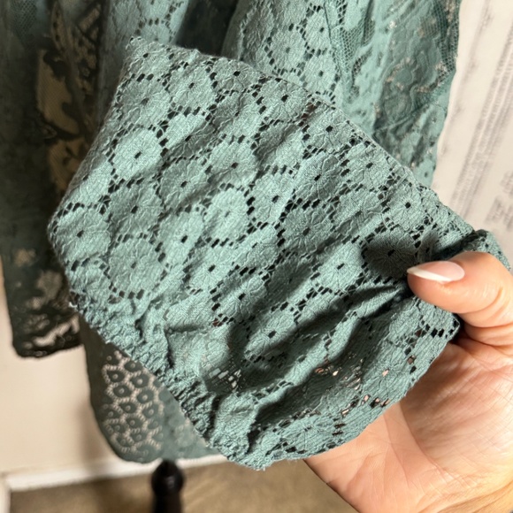 Torrid Green Lace Peasant Top - BRAND NEW with Tags!  - 1x - Picture 3 of 5